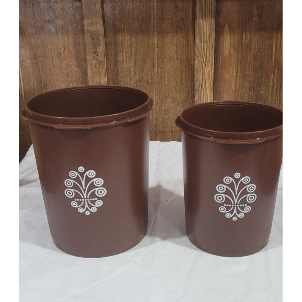 Vintage Tupperware Starburst, Brown, No lids, 809-14 and 811-14 Preowned